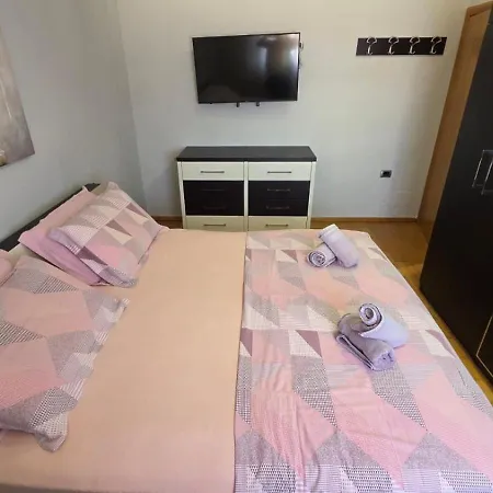 Апартаменты E&e *