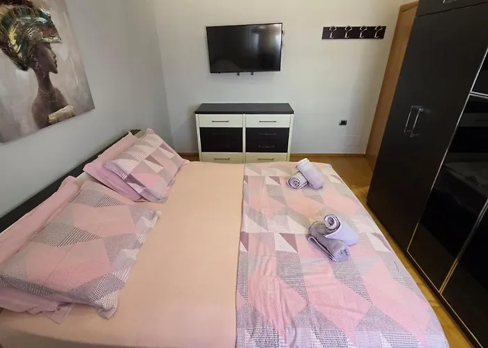 Апартаменты E&e *